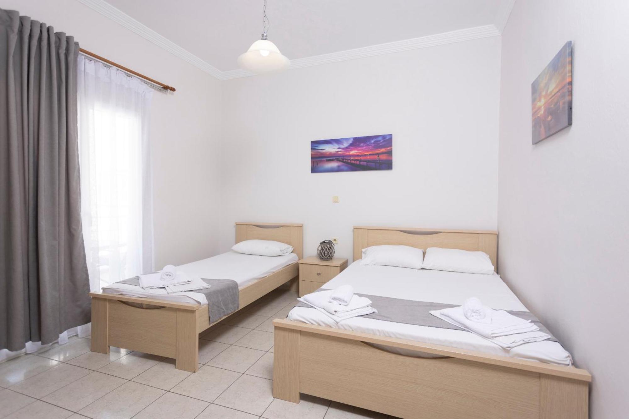 Ice Hot Rooms Pefkochori Exterior photo